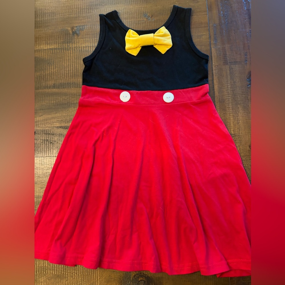 MUABABY grow up with you dress. Mickey Mouse / Minnie Mouse colors Size 140